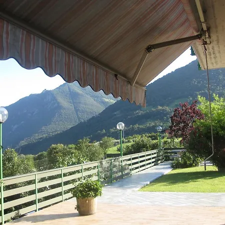 住宿加早餐酒店 Garden Solto Collina